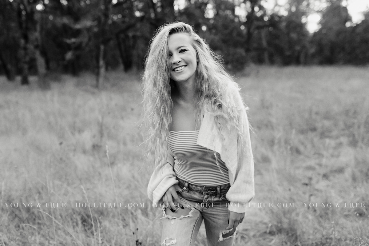 Eugene Senior Portraits in a beautiful, natural park in the summer by Eugene, Oregon senior photographer, Holli True