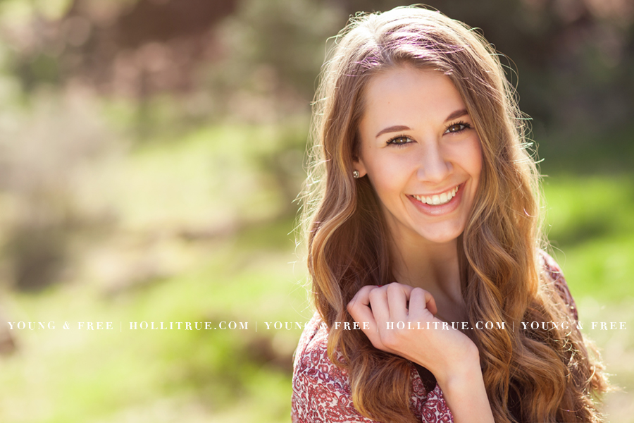 Country-inspired Senior Pictures with Central Oregon high school senior portrait photographer, Holli True, in Bend at a natural park.