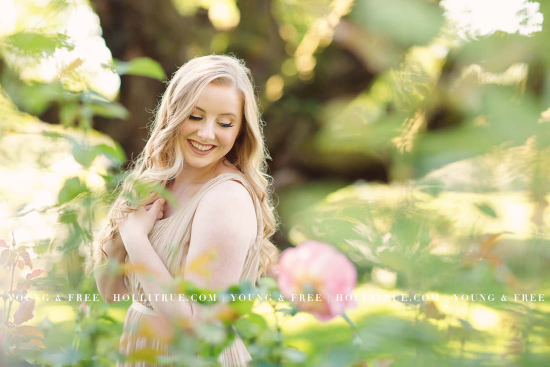 Urban & Garden Senior Pictures in Oregon | Holli True Senior ...